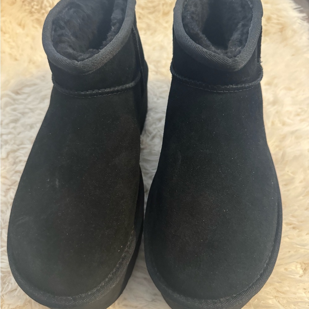 Ugg Classic Mini Platform Boot - Picture 3 of 6